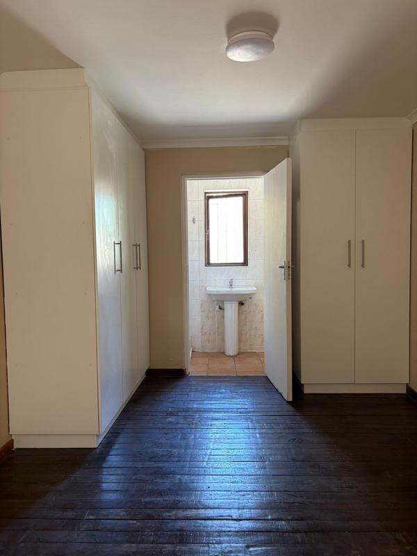 To Let 1 Bedroom Property for Rent in Penhill Western Cape